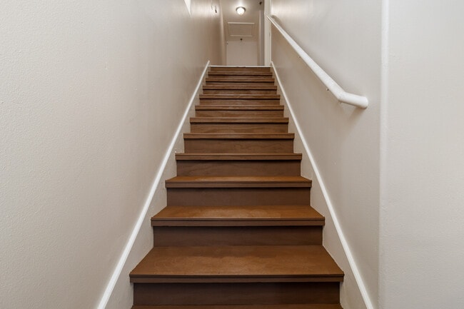 Photo - 1304 W Kiwi Ave Unit 2