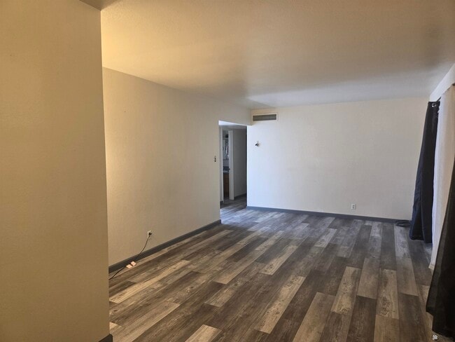 Photo - 1901 W 16th Pl