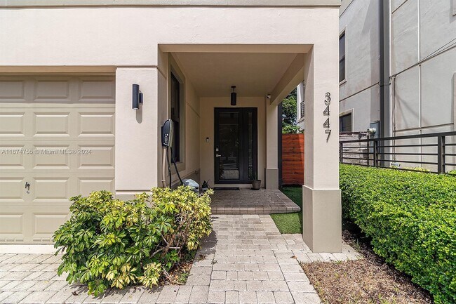 Photo - 3447 Percival Ave