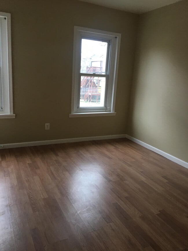 Building Photo - 19 E Ashmead St Rental