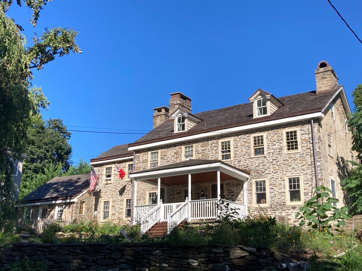 Photo - 570 Mill Rd Unidad rental apartment