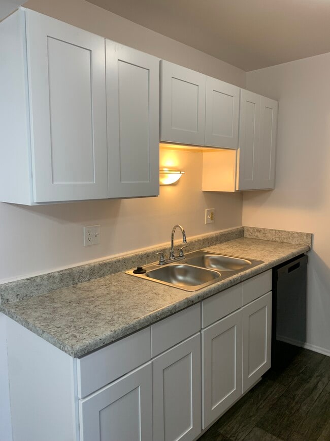 Cherry Hill Manor Apartments