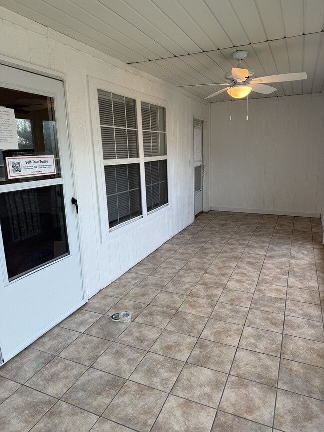 Photo - 6826 N Olive St