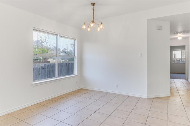 Photo - 300 Tamara Dr