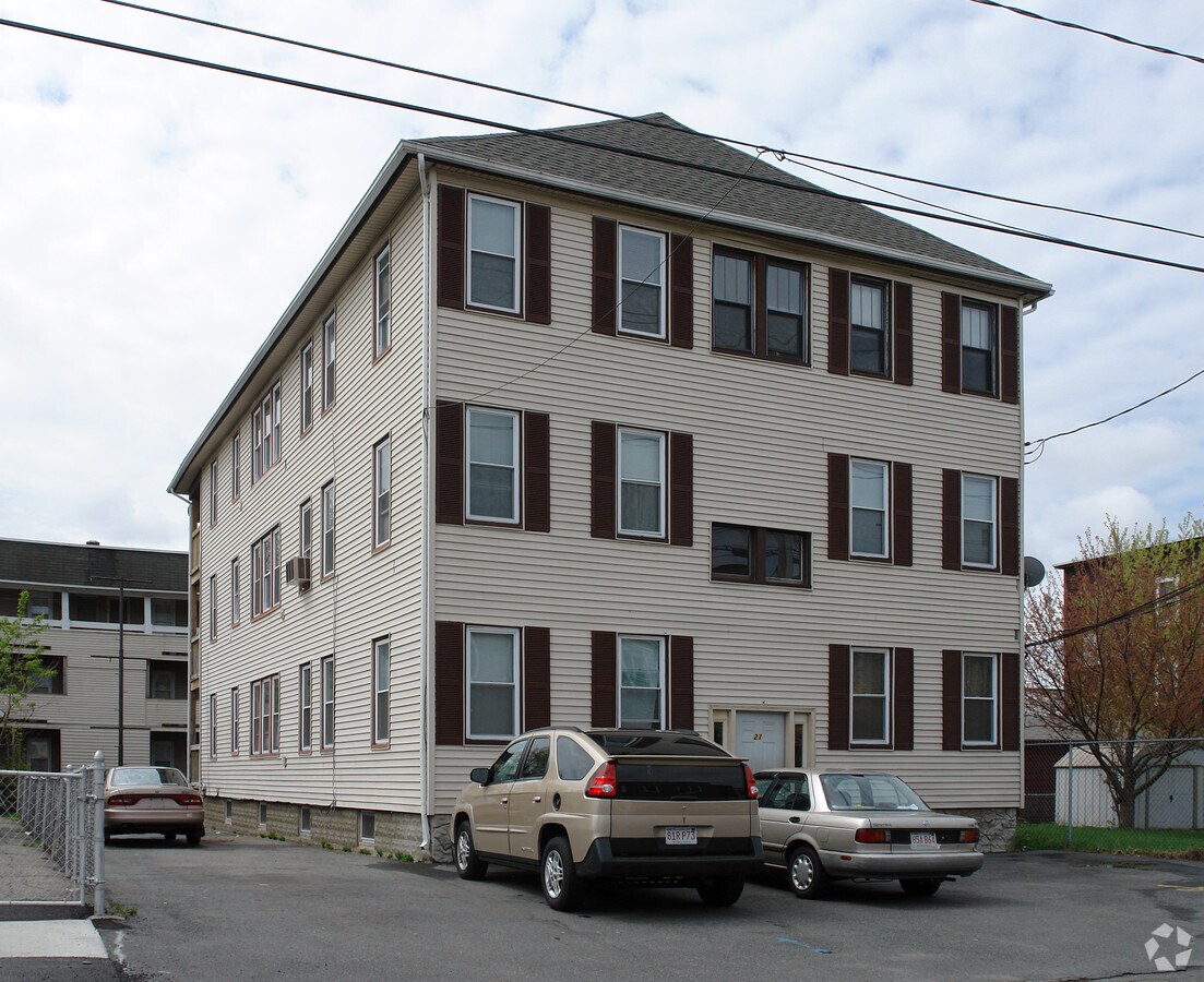 Photo - 21 Nassau St Apartments
