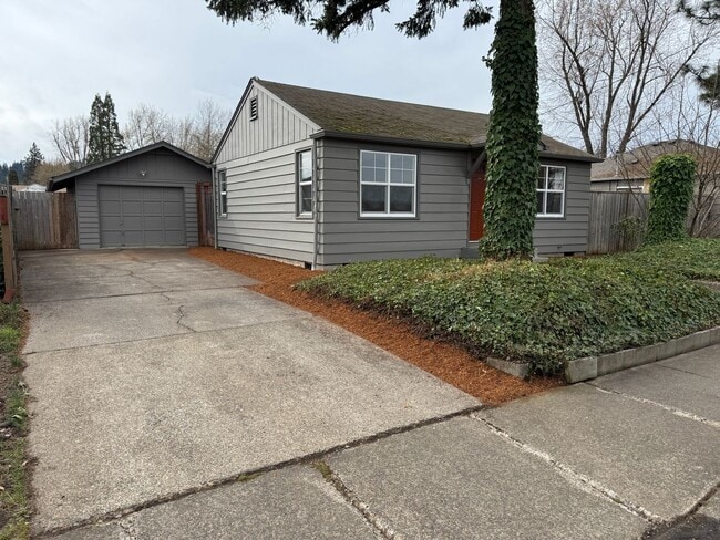 Photo - Updated 2 bedroom 1 bath house in Eugene!