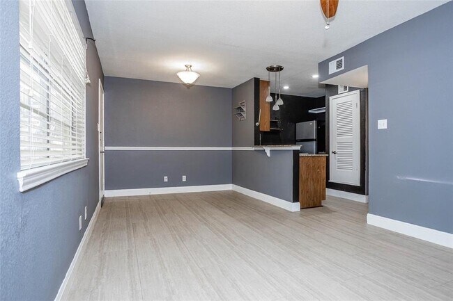 Photo - 4306 Avenue A Unidad 111