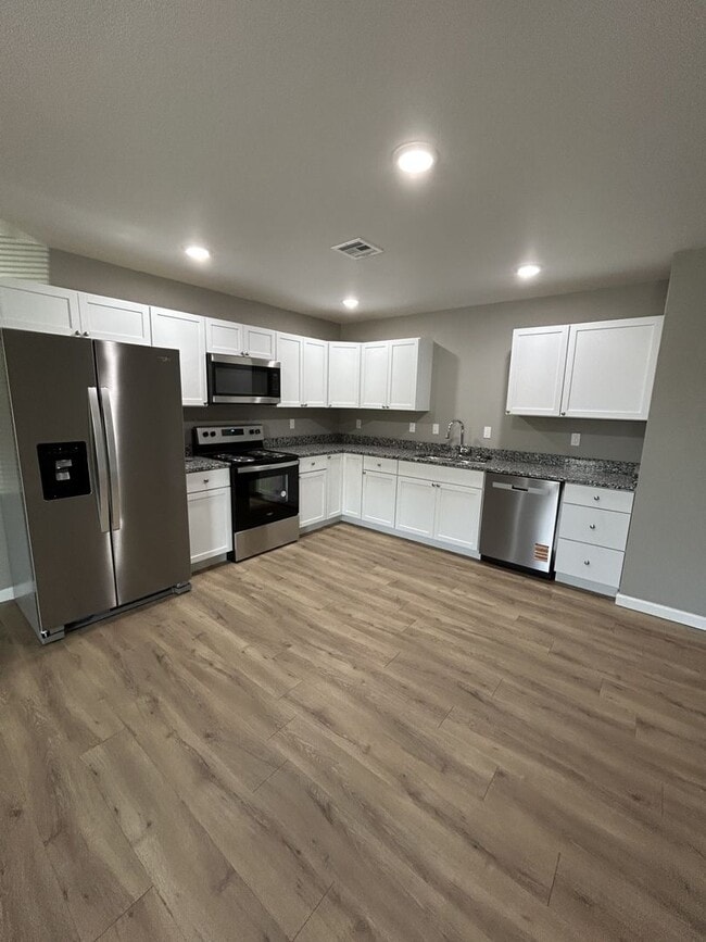 Photo - 718 Columbus St Unit 718 S Columbus -  A