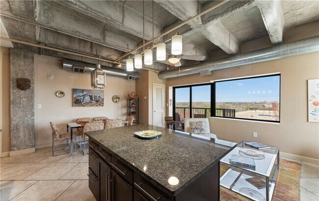 Photo - Contemporary Unit with High-End Features