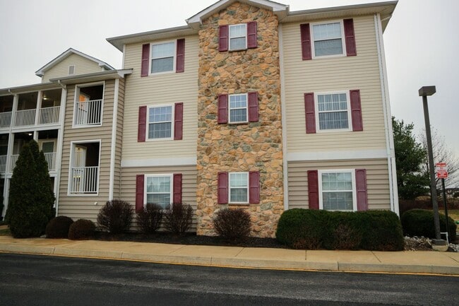 Building Photo - Fully Furnished 3-Bedroom Condo in Middletown – 50% OFF Your 2nd Month's Rent! Available July 1 ...