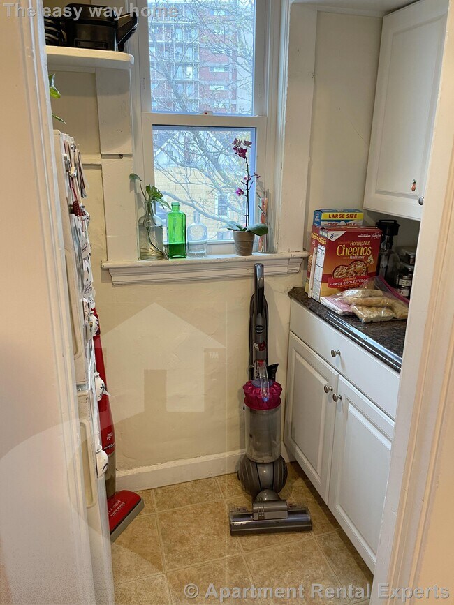 Photo - 18 Sanborn Ave Unidad #6