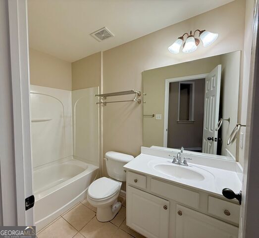 Photo - 525 Grove Field Ct NW