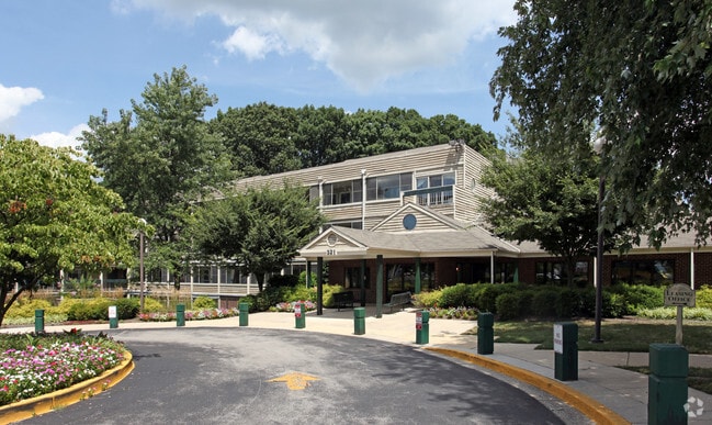 Primary Photo - The Oaks at Four Corners-62+ Senior Community