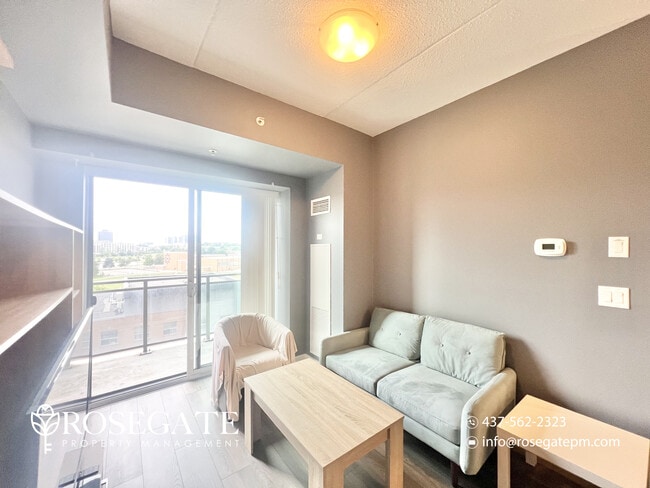 Photo - Furnished 1-Bedroom Condo with Internet Included & Private Balcony – Waterloo Unité 809