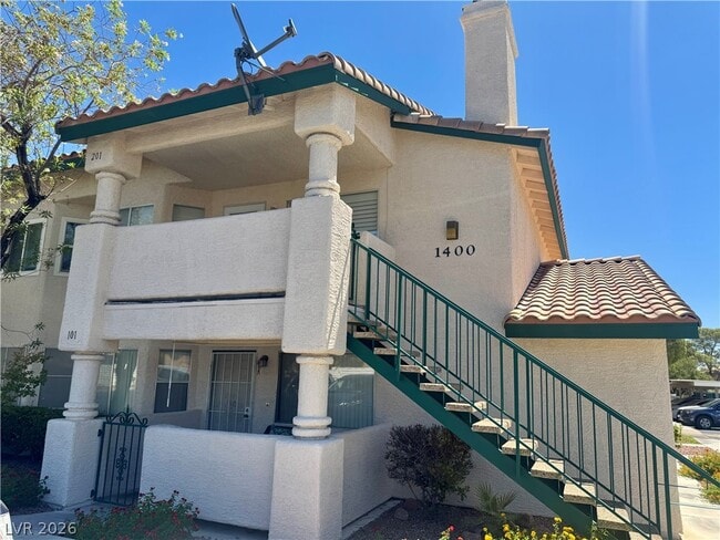 Building Photo - 1400 Oak Rock Dr Unit 201