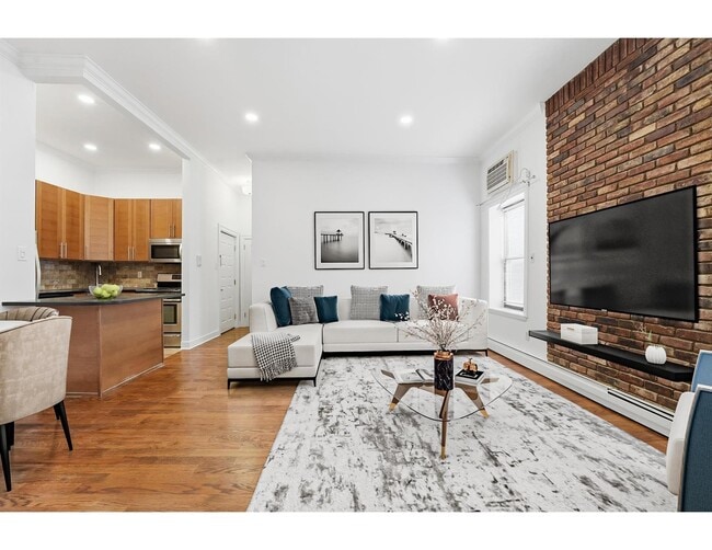 Photo - 716 Hudson St Unit 6