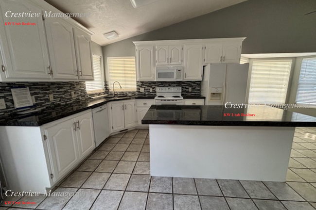 Photo - 2BR Apartment Close to Daybreak Marina and Trails Unit 1UP