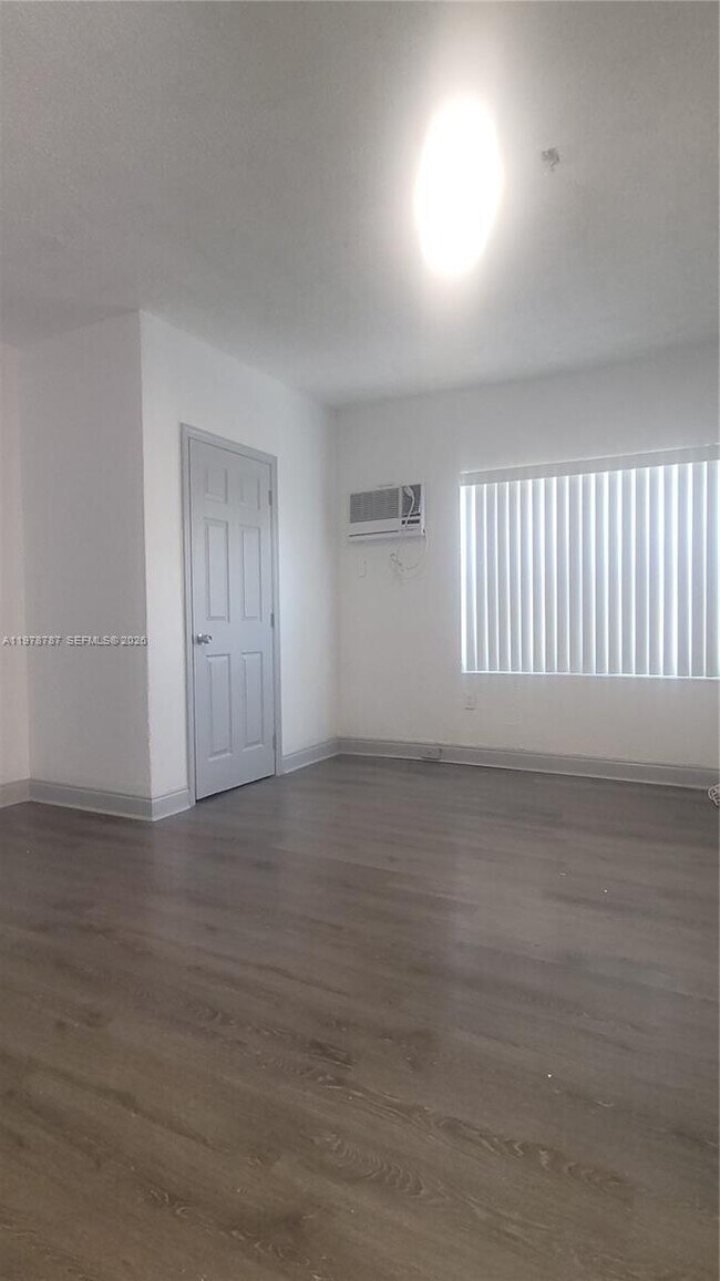 Photo - 1322 SW 7th St Unit 4