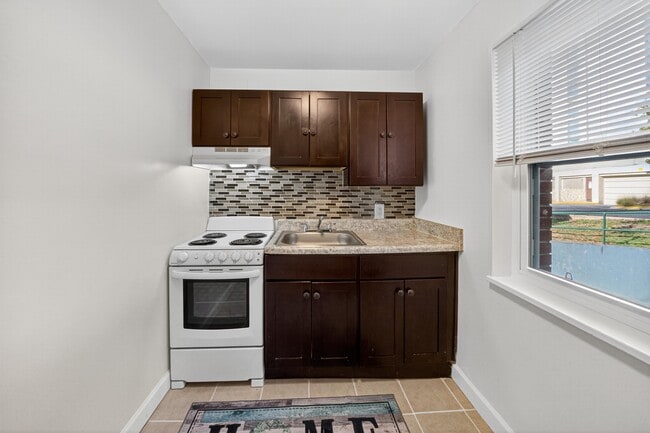 Photo - Croydon Manor Apartments