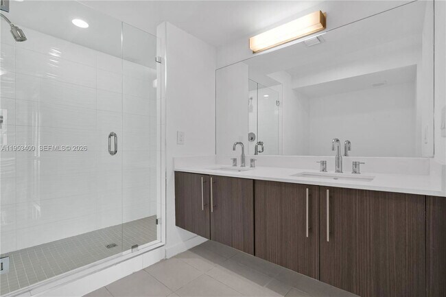 Photo - Northwest 107th Avenue, Doral, FL 33178 - 1 BR 2 BA condo