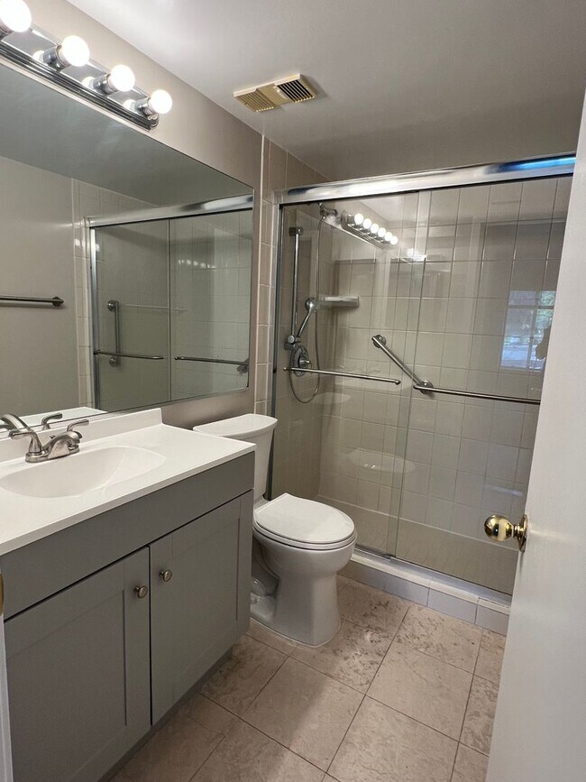 Photo - 11315 Commonwealth Dr