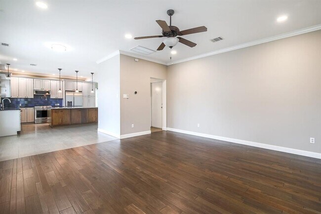 Photo - 1713 Apache Trail