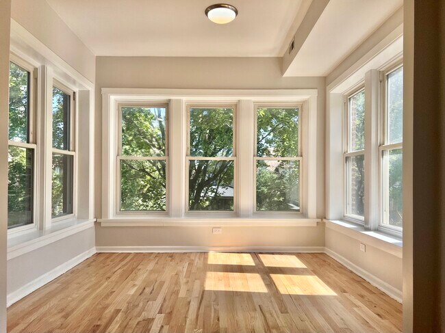 Photo - 4830 N Saint Louis Ave Unit #2