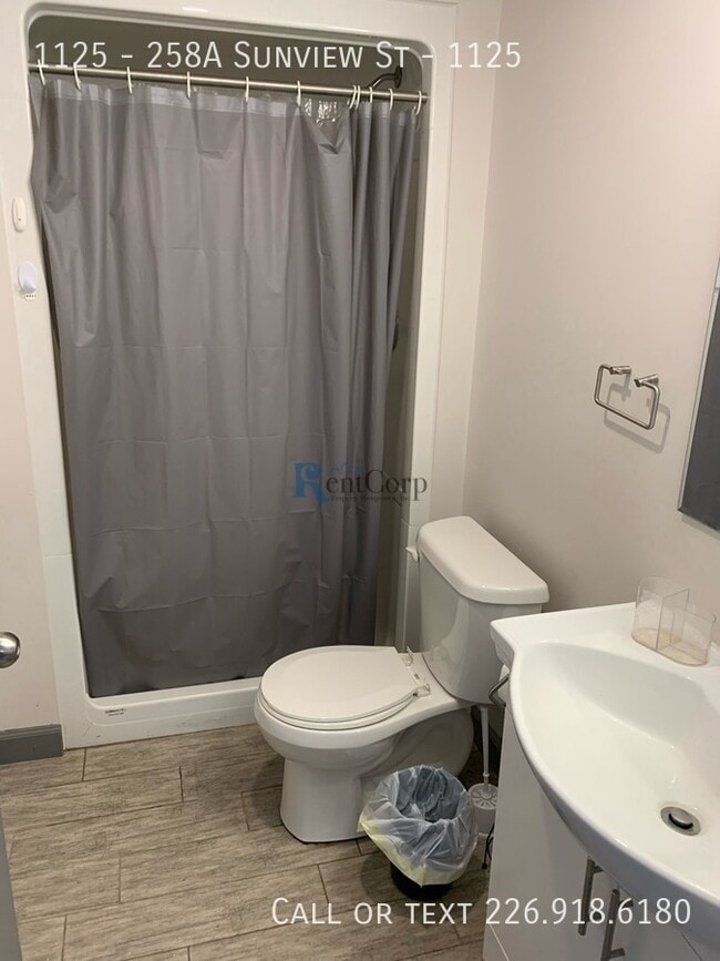 Photo - 258A-258A Sunview St