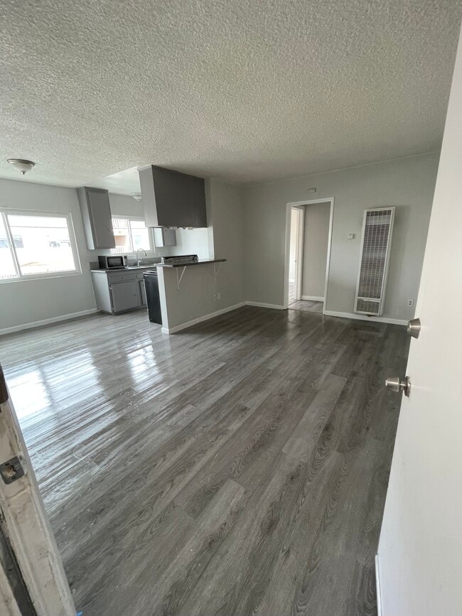 Photo - 2122 E 10th St Unit 4