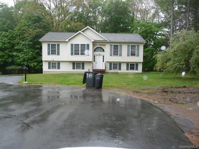 Building Photo - 18 Penny Ln