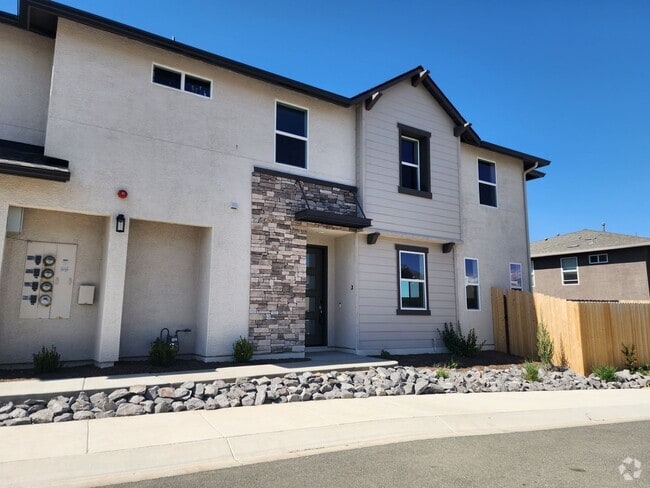 Building Photo - New  Townhome  in South Carson City