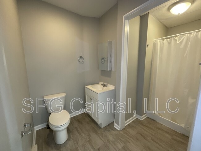 Photo - 317 S Main St