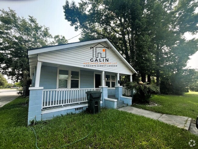Building Photo - 1330 Golden St Rental