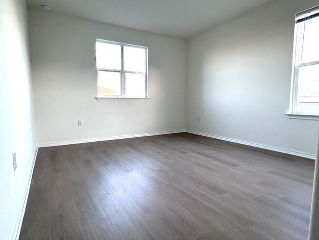 Photo - 7700 House Finch Dr