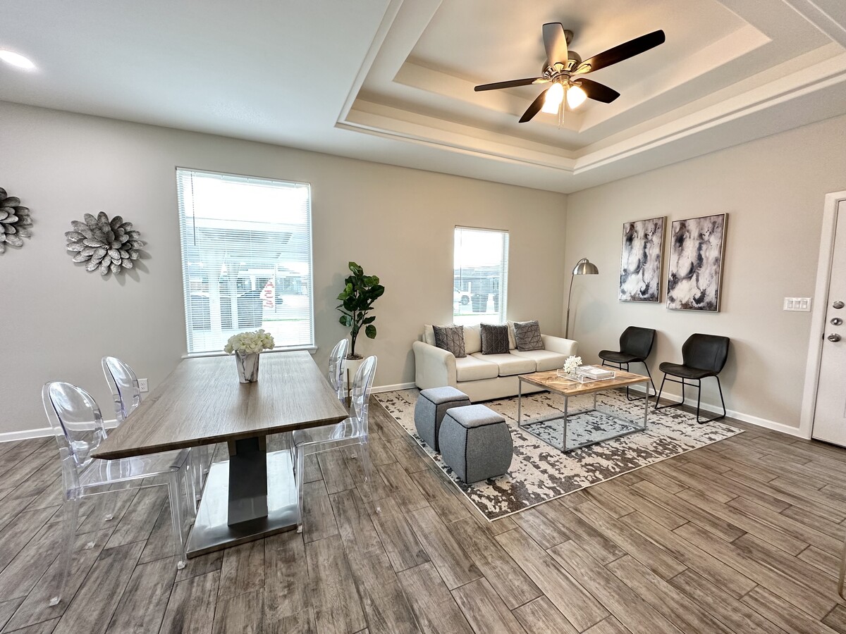 Photo - 722 S Stewart Blvd