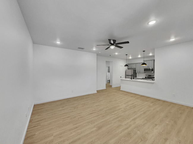 Photo - 5804 Urbana Ave