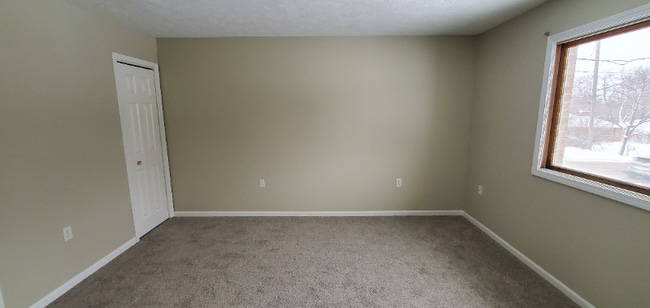 Photo - 3613 Newcastle Dr SE Unit B