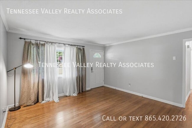 Photo - 729 Waco Rd NW