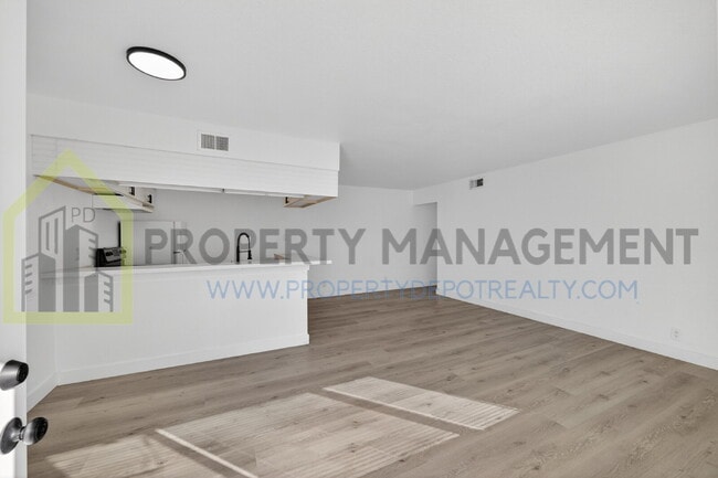 Photo - Charming 2-Bed Hideaway in Sacramento – Your Perfect Urban Retreat! Unit 4