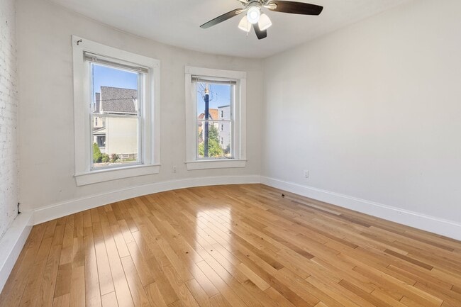 Building Photo - 64 Florida St Unit 3