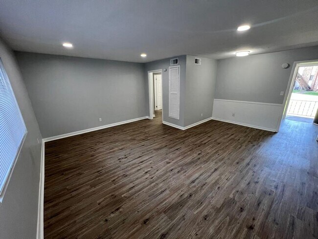 Photo - 2 Bedroom 1.5 Bath Newly Renovated Modern Apartment C5 Unidad C-C5