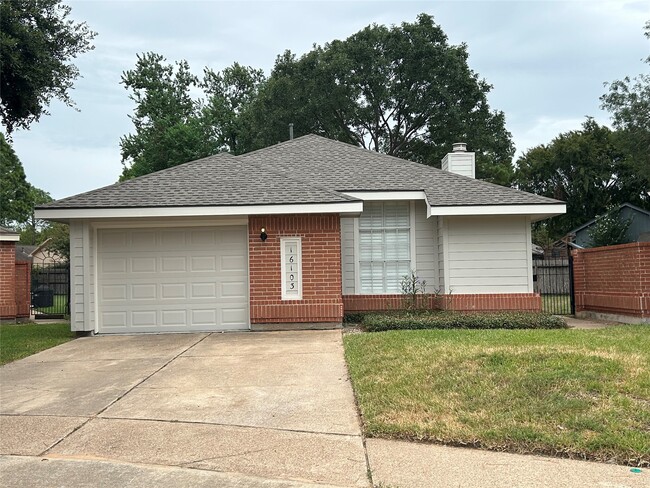 Building Photo - 16103 Manor Point Dr Rental