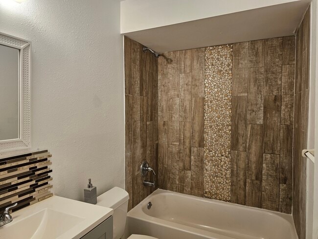 Photo - 472 N Willowwood Point
