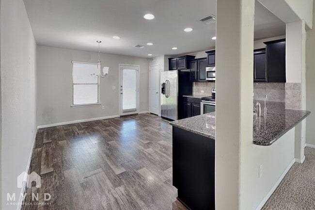 Photo - 717 Pinnacle Dr