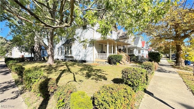 Photo - 4322 Bush Ave