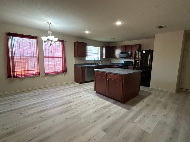 9213 Centennial Dr