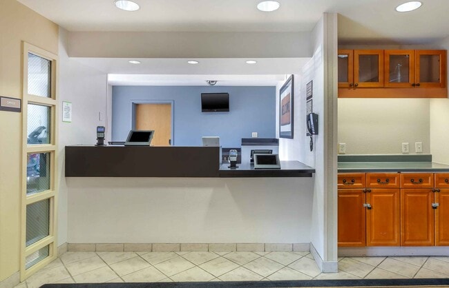 Furnished Studio-Boston - Westborough - Computer Dr.
