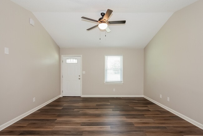 Photo - 103 Duff St