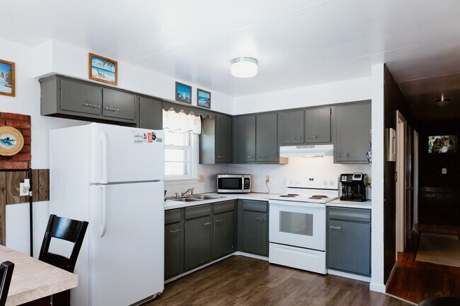 Photo - 216 E Grand Ave