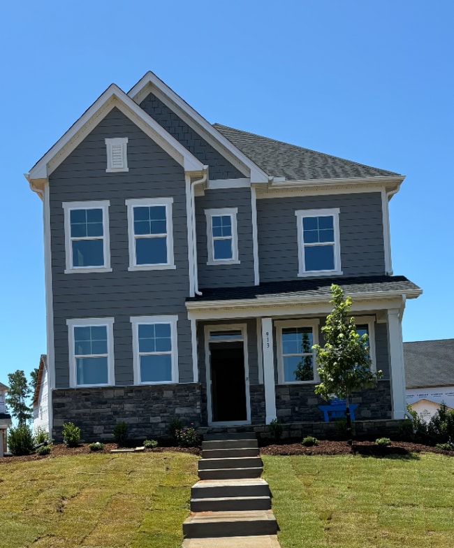 Photo - 913 Crossbill Dr House